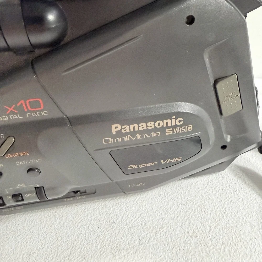 Panasonic‎ PV-S372D OmniMovie Super S-VHS VHSC Camcorder Video Camera UNTESTED